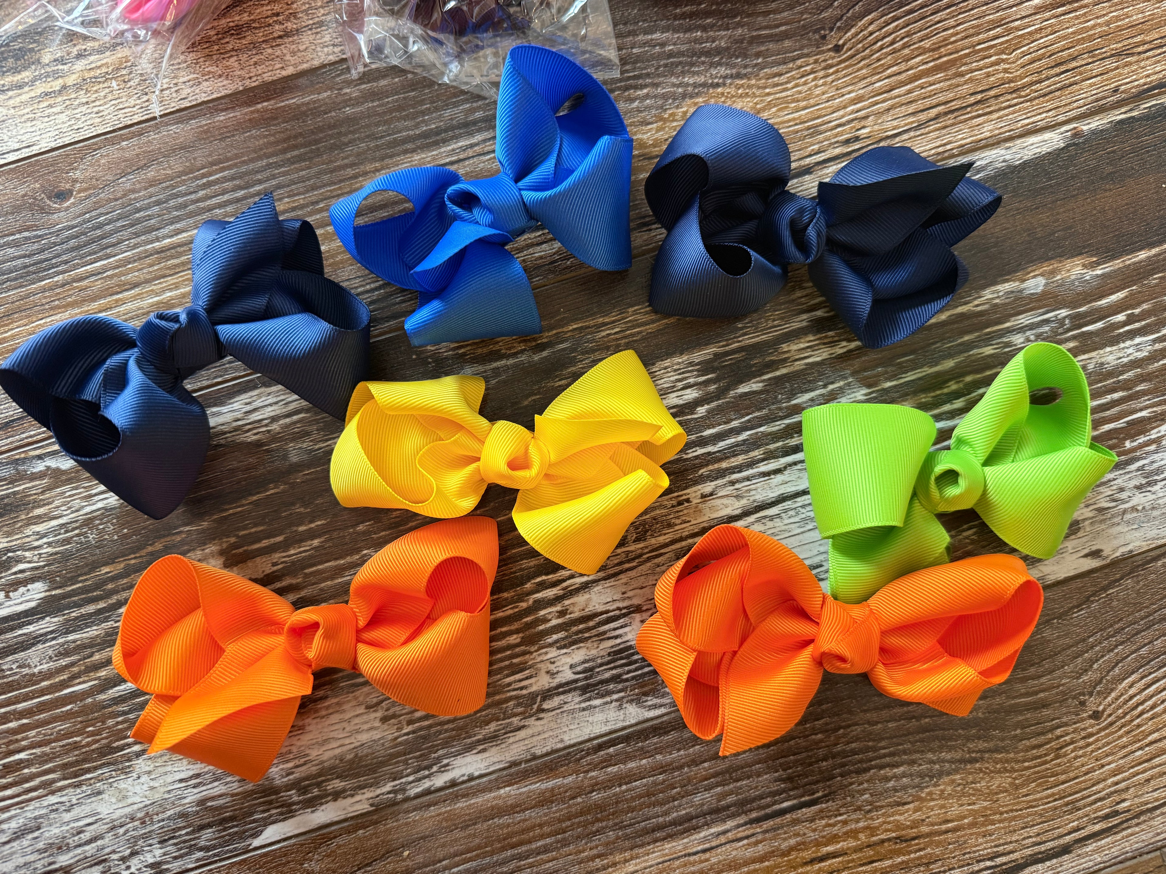 4” clip bows